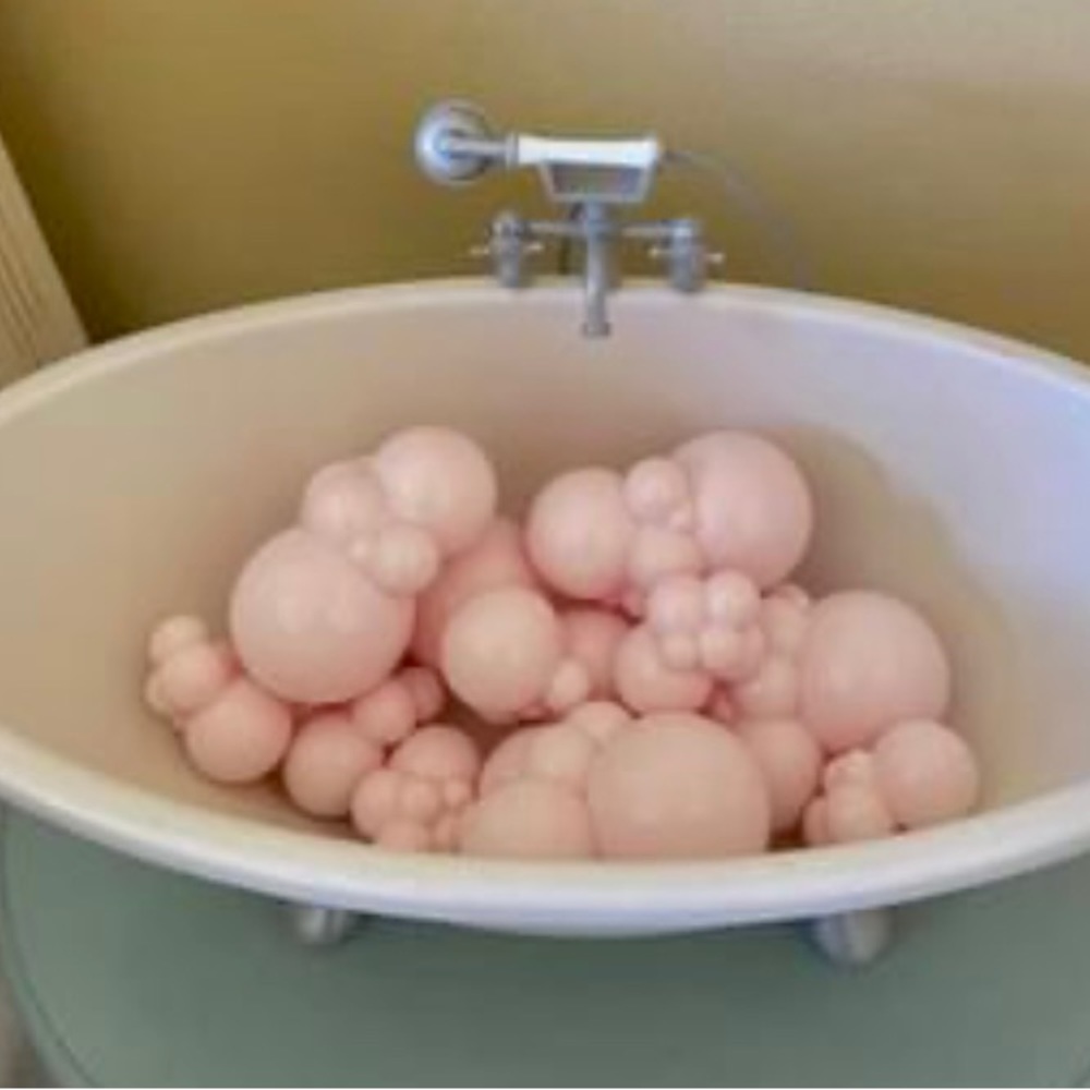 American Girl Doll Bath tub and Accessories